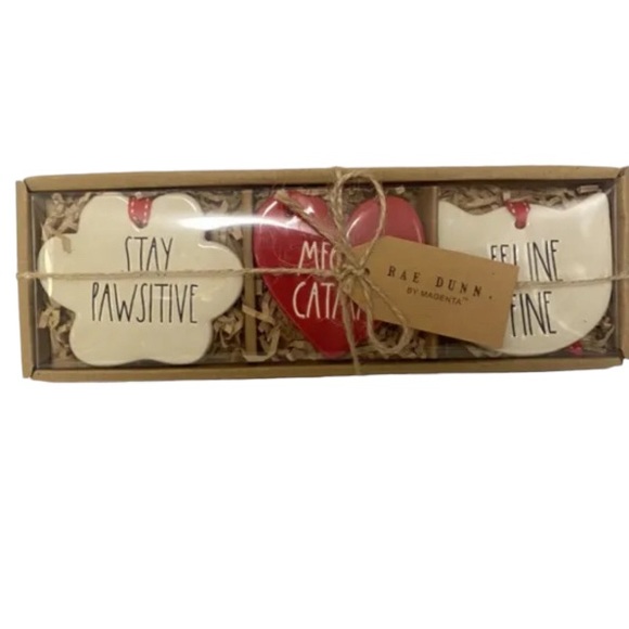 COPY - Rae Dunn Christmas Ceramic Ornament Cat STAY PAWSITIVE MEOW CATMAS FELIN… - Picture 1 of 2
